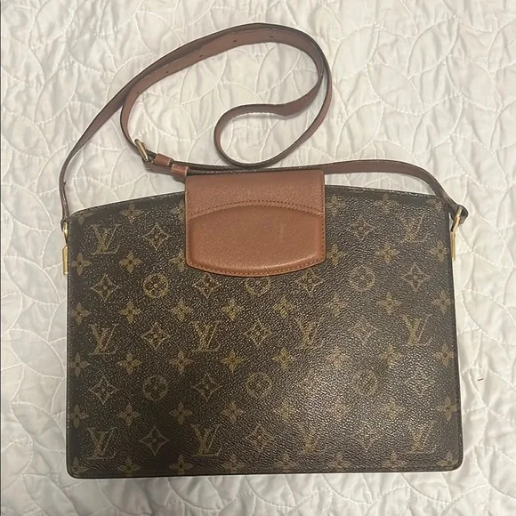 She’s Turning 30! Vintage 1996 Louis Vuitton Courcelles Monogram Crossbody Bag - Picture 7 of 11